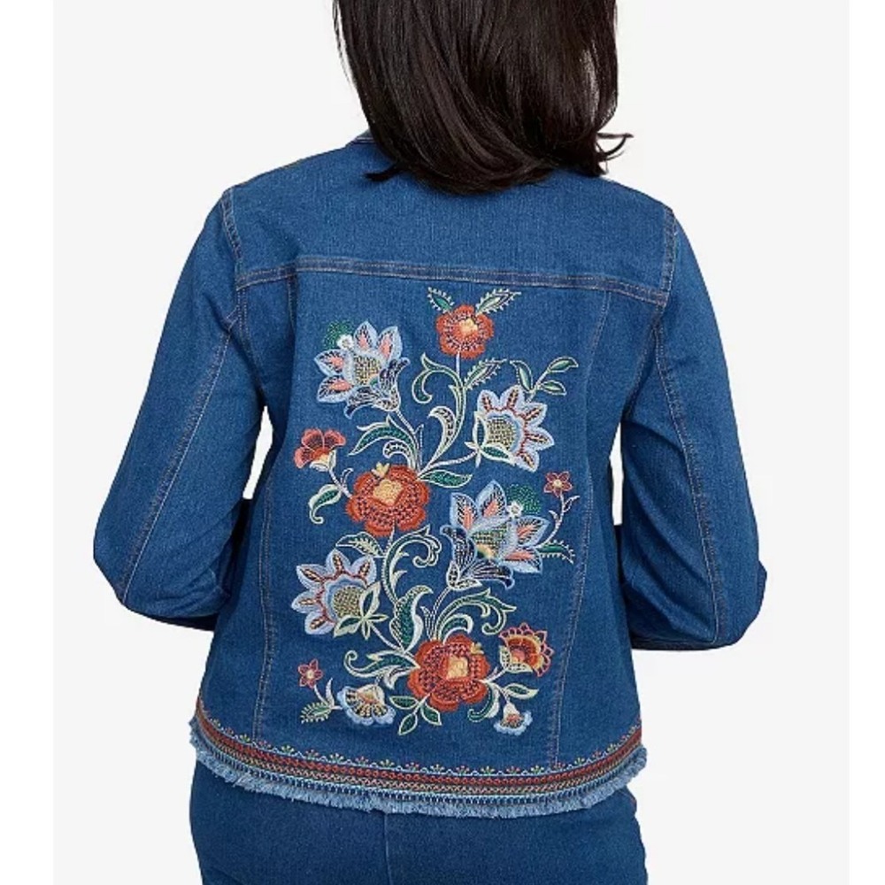 Alfred Dunner Floral Embroidered Denim Jacket Size Large‎ Raw Fringe Hem